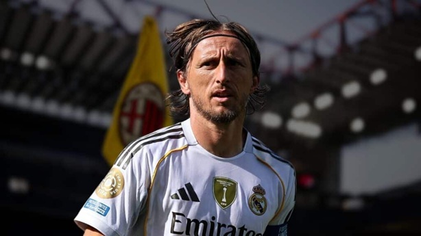 Verschiedene Trikots von Luka Modrić Verschiedene Trikots von Luka Modrić